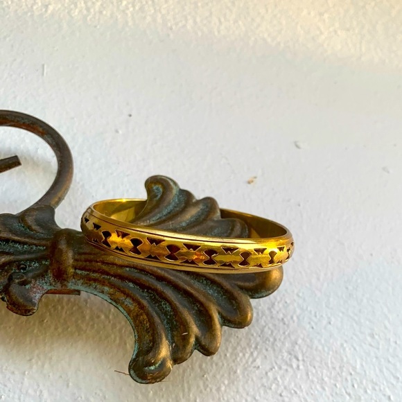 70’s Vintage Gold Tinged Brass Alloy Cutout Bracelet - Picture 16 of 17